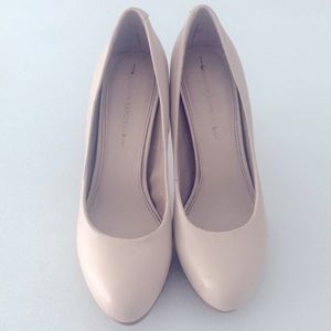 Banana Republic beige heels